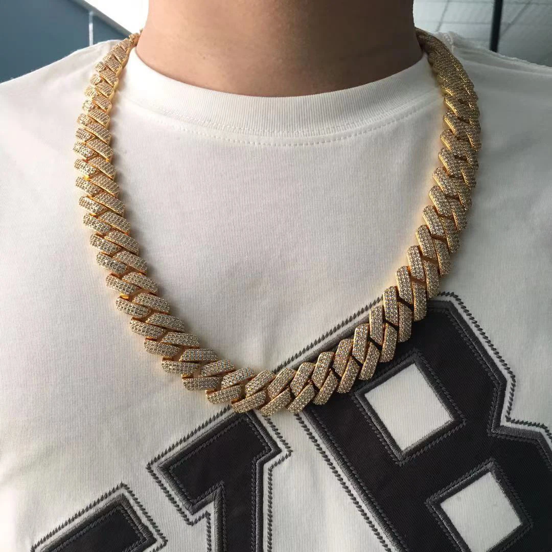 

High-end European and American cross-border exclusively for hip-hop three-row zircon 19mm striped Cuban chain, Picture shows