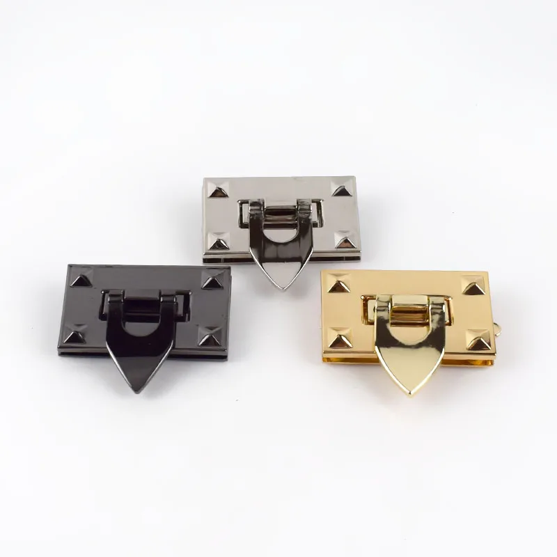 

MeeTee KY571 Wholesale Gold Handbag Lock High Quality Square Twist Locks Hardware For Women Leather Bag Alloy Clasp Turn Locks, Gun black/gold/sliver