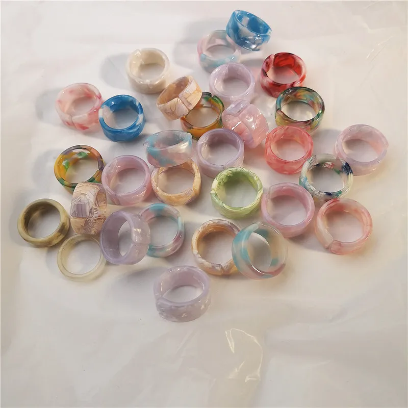 

Korea Fashion Vintage Simple Aesthetic Resin Colorful Acrylic Thick Round Rings For Women Girls, Golden