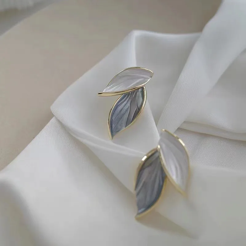 

S925 Silver Needle South Korea Blue And White Leaves Super Fairy Explosive Fresh Elegant Leaf Drop Temperament Earrings