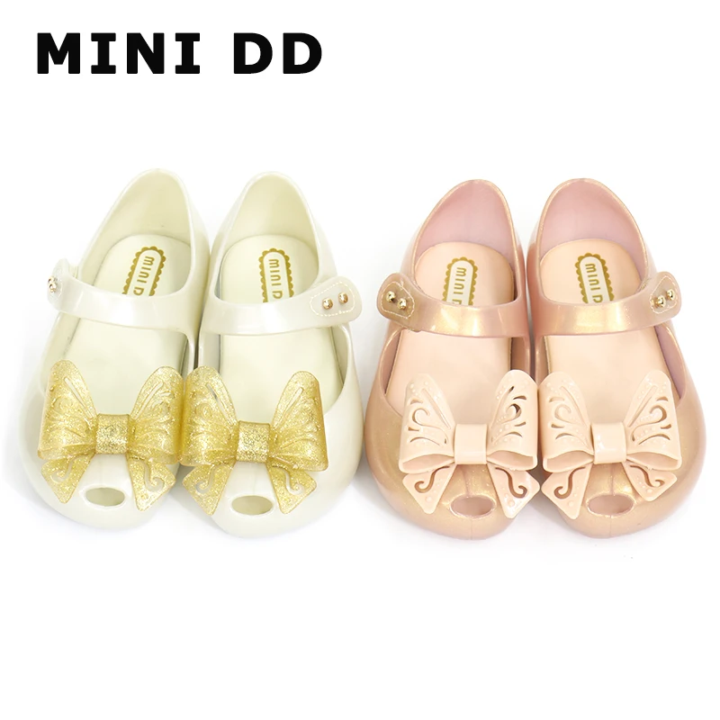 

MINI DD Summer Classic Flat Girls Sandals Wholesale China 2022 Girls Rubber Beach Walk Jelly Sandals Children Footwear Kids