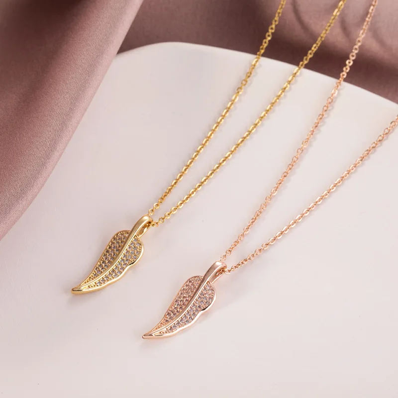

High Quality Micro Paved Cubic Zirconia Leaf Pendant Necklace Rose Gold Plated Titanium Steel Feather Pendant Necklace
