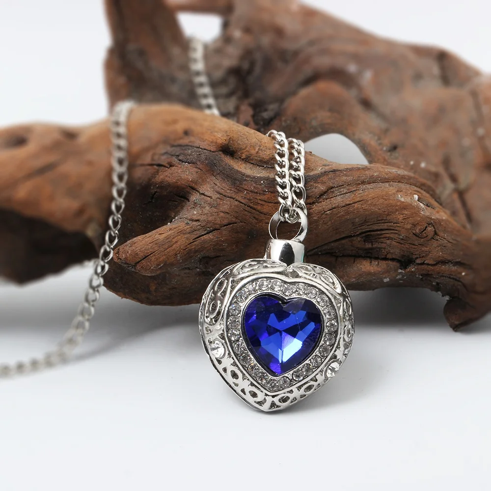 

WeSparking EMO Ocean Heart Blue Jewel Heart Urn Chain Romantic Heart-shaped Pendant Necklace For Women