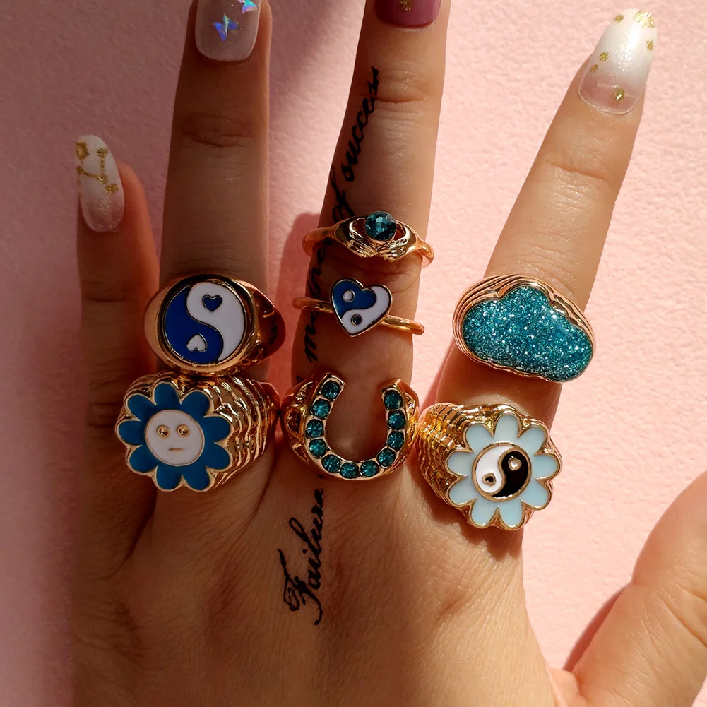 

Y2k Geometric Jewelry Love Heart Daisy Flower Ring Blue Gold Plated Enamel Chunky Rings For Women, Mixed color