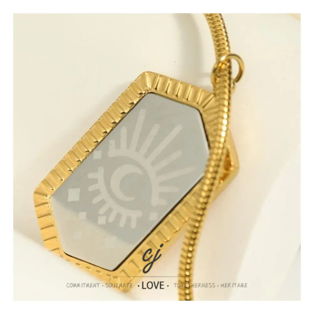 Carline Fashion Jewelry Geometric Snake Bone Design Pendant Necklace Stainless Steel Trendy Eye Light Custom Women Certified