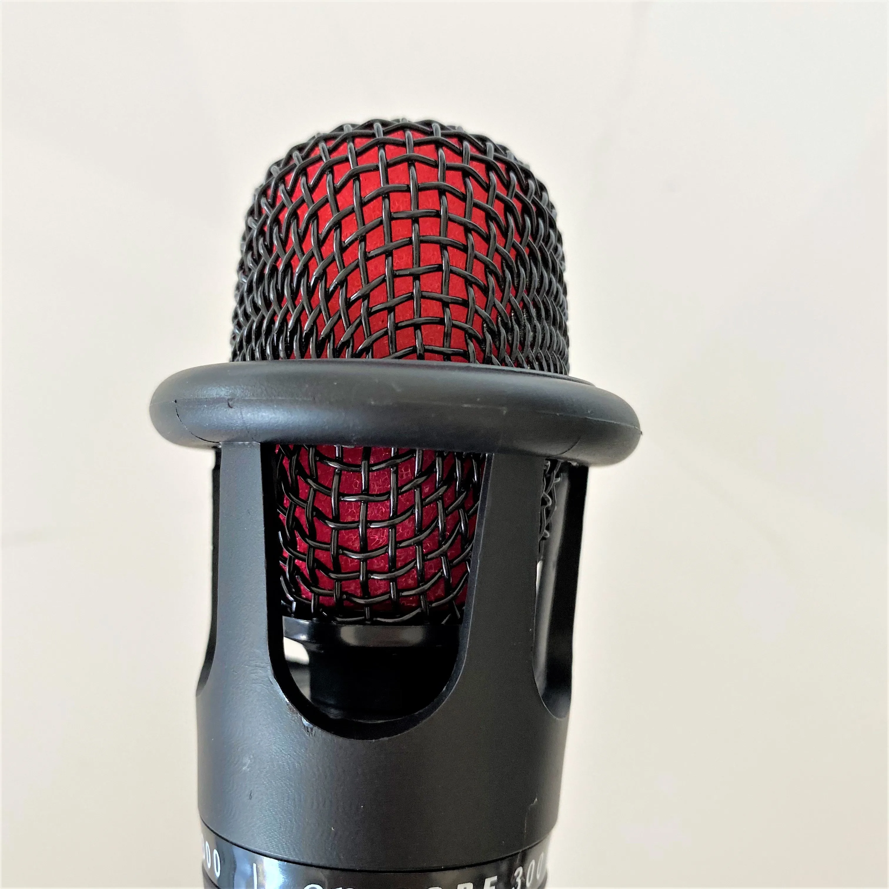 

E300 Hand-held capacitive microphone mobile phone live sing microphone karaoke call mic host sound recording card microphone, Black