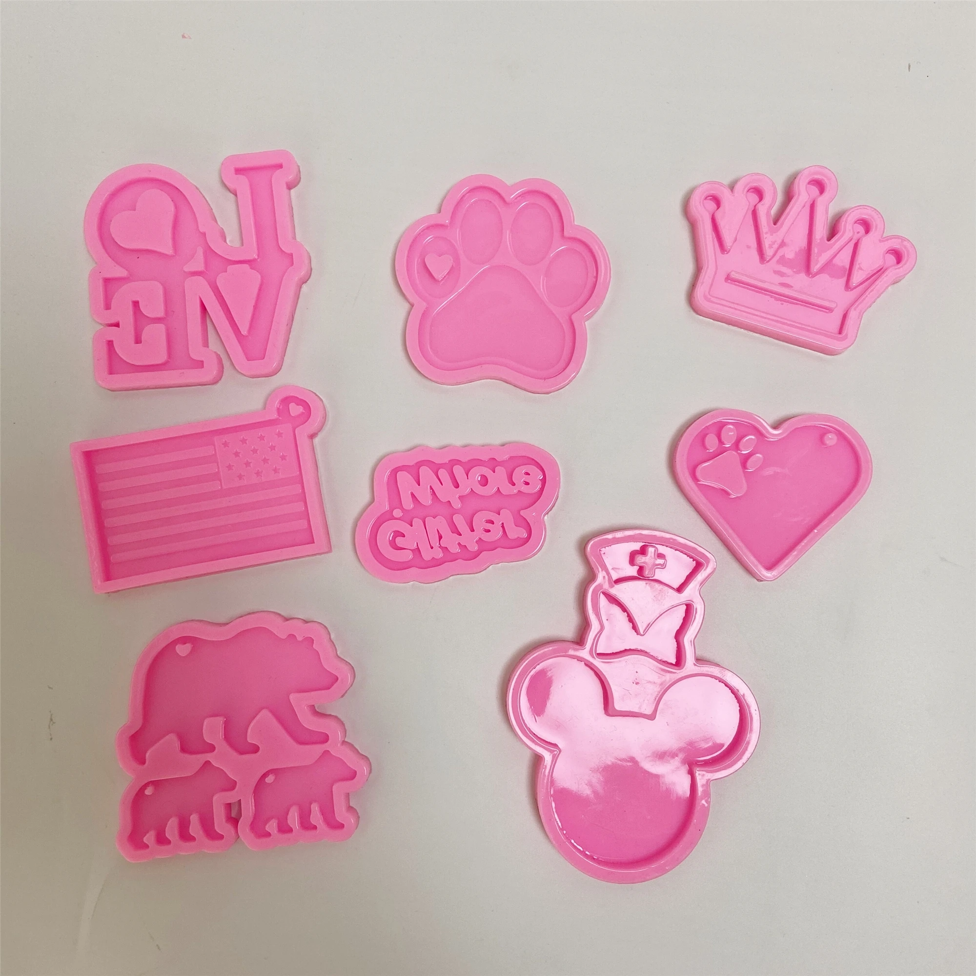 

DIY resin epoxy jewelry graduation cap key chain love bear nurse hat American flag custom silicone keychain mold, Stock or customized