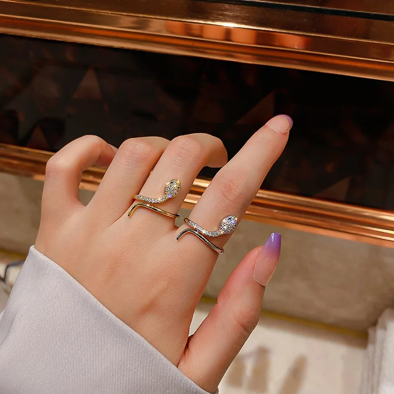 

2021 fashion simple crystal adjustable small snake ring women