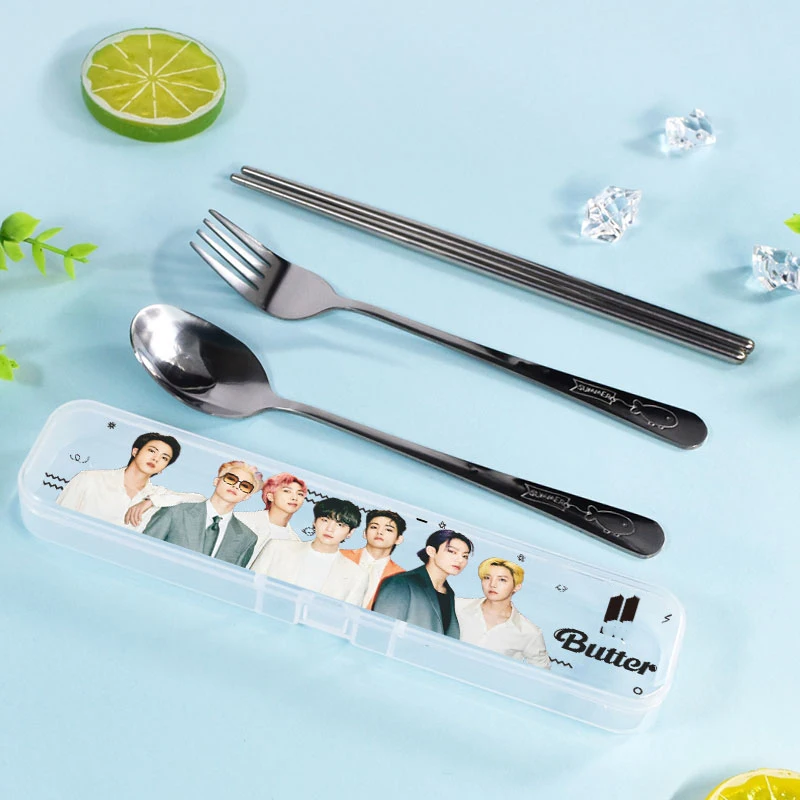 

Factory direct sale Kpop surrounding 304 stainless steel tableware set chopsticks spoon fork bulletproof boy new album JK V set