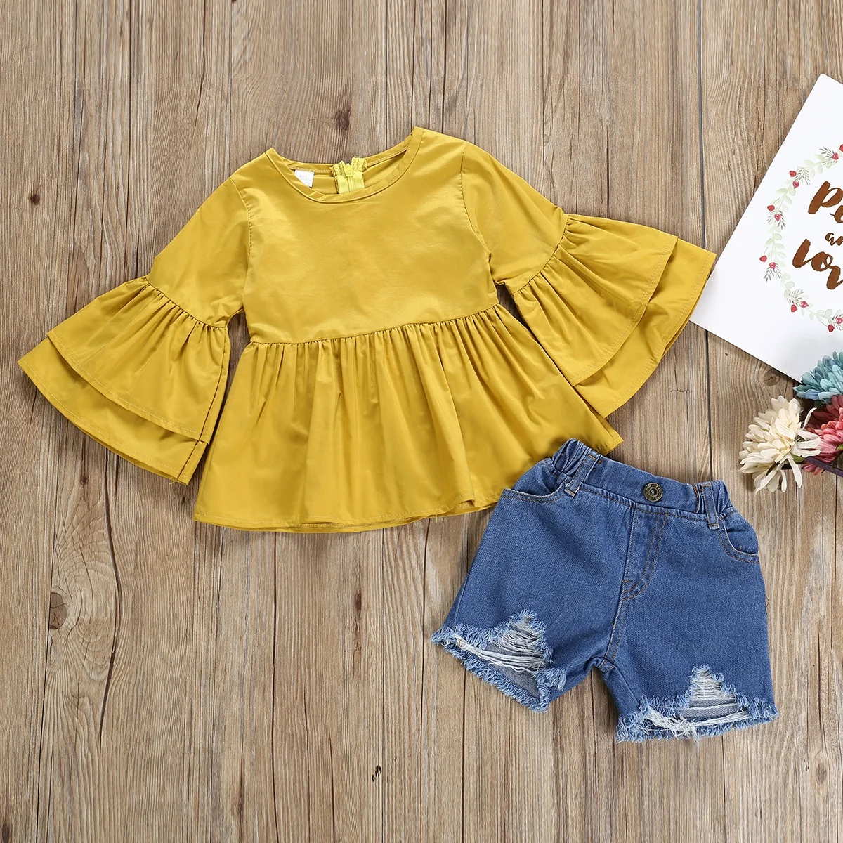 

Springway Customized Fashion Wholesale Smocked Top Jeans Shorts Boutique Children Clothes Cute Baby Girl Clothing Set