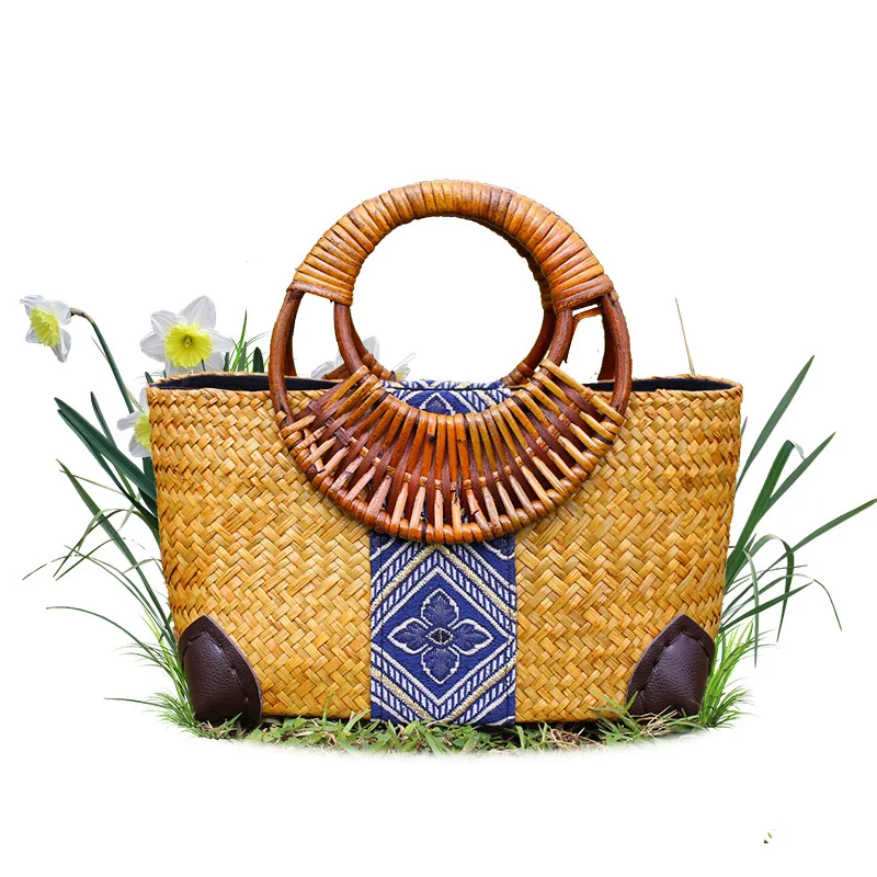 

2021 Wholesale Vietnam Handmade Crocheted Large Straw Raffia Bag Round Bohemia Style Big Size Woven Rattan Belt Beach Bag