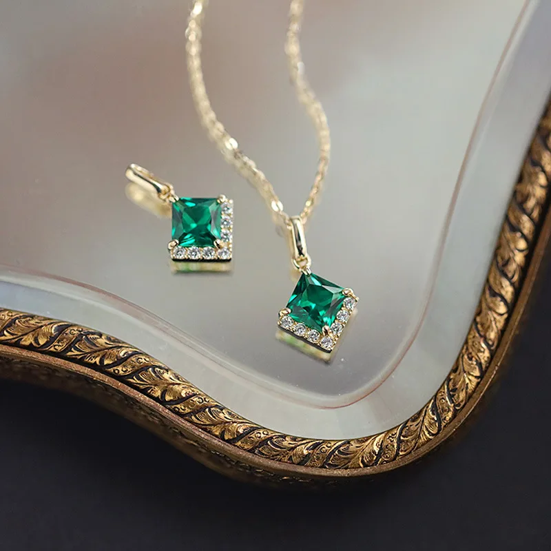 

Wedding Jewelry 925 Sterling Silver 14K Gold Plated Necklace Inlaid Green Square Zircon Necklace for Women Girl