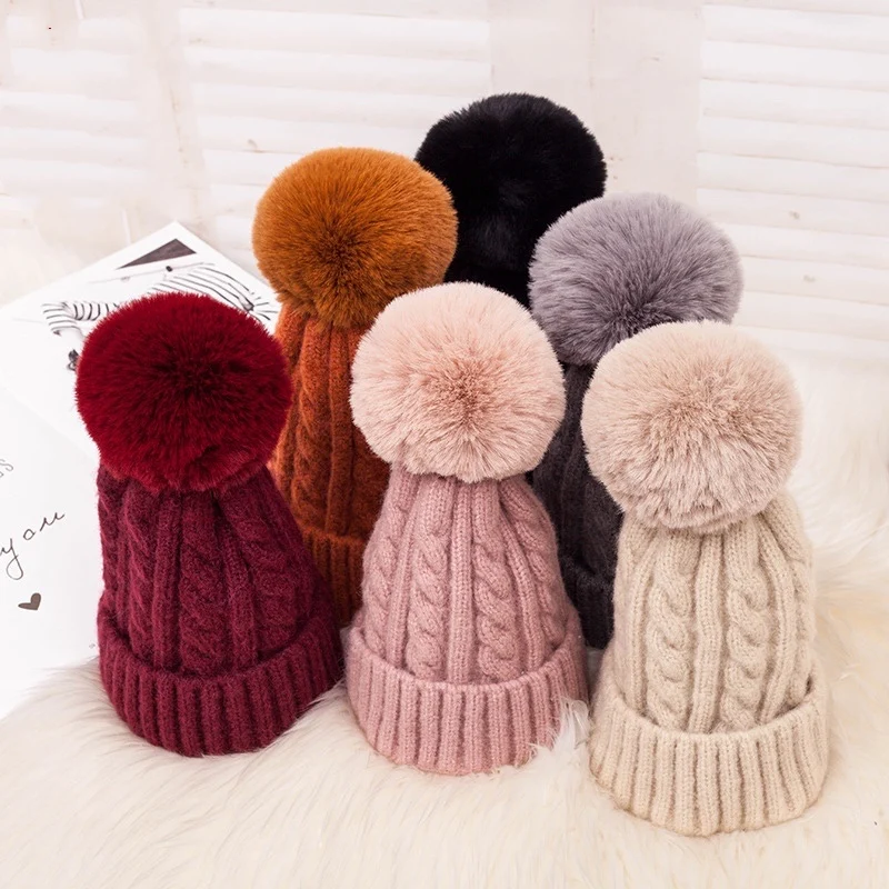 Wholesale 2023 Autumn Fall Winter New Twist Faux Wool Ball Beanie Hat Women Fashion Outdoor Leisure Windproof Warm knitted hat