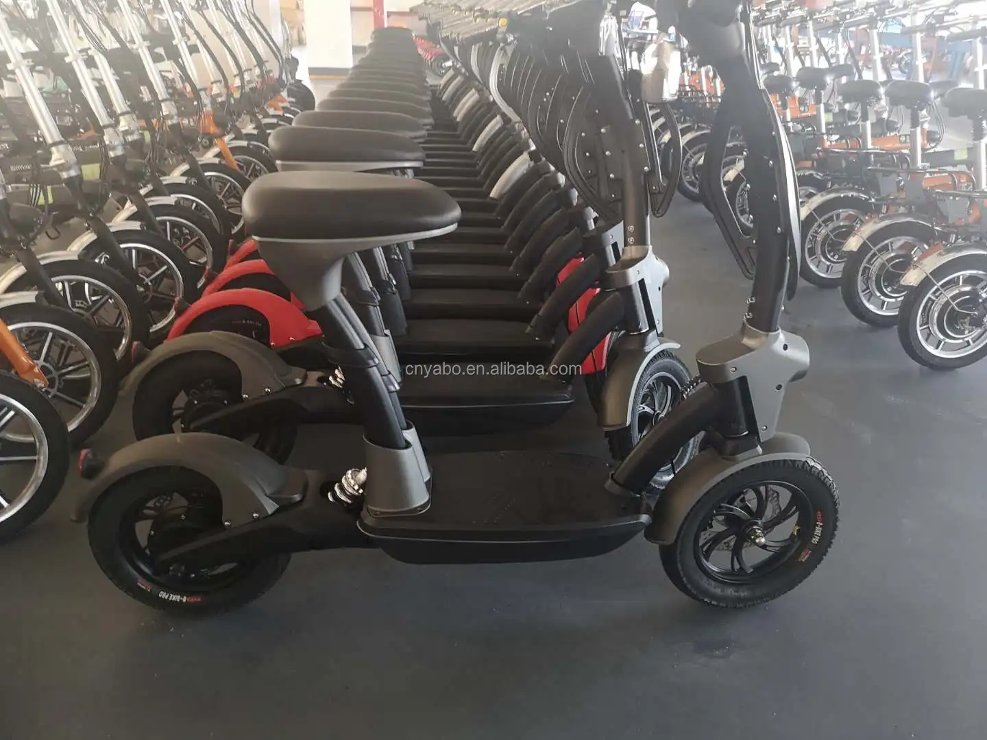 2023 New Arrival Patent Dual Motors 350w X2 Electric Trike Scooter For