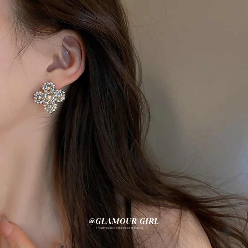 

fashion quality stud crystal flower earrings for women