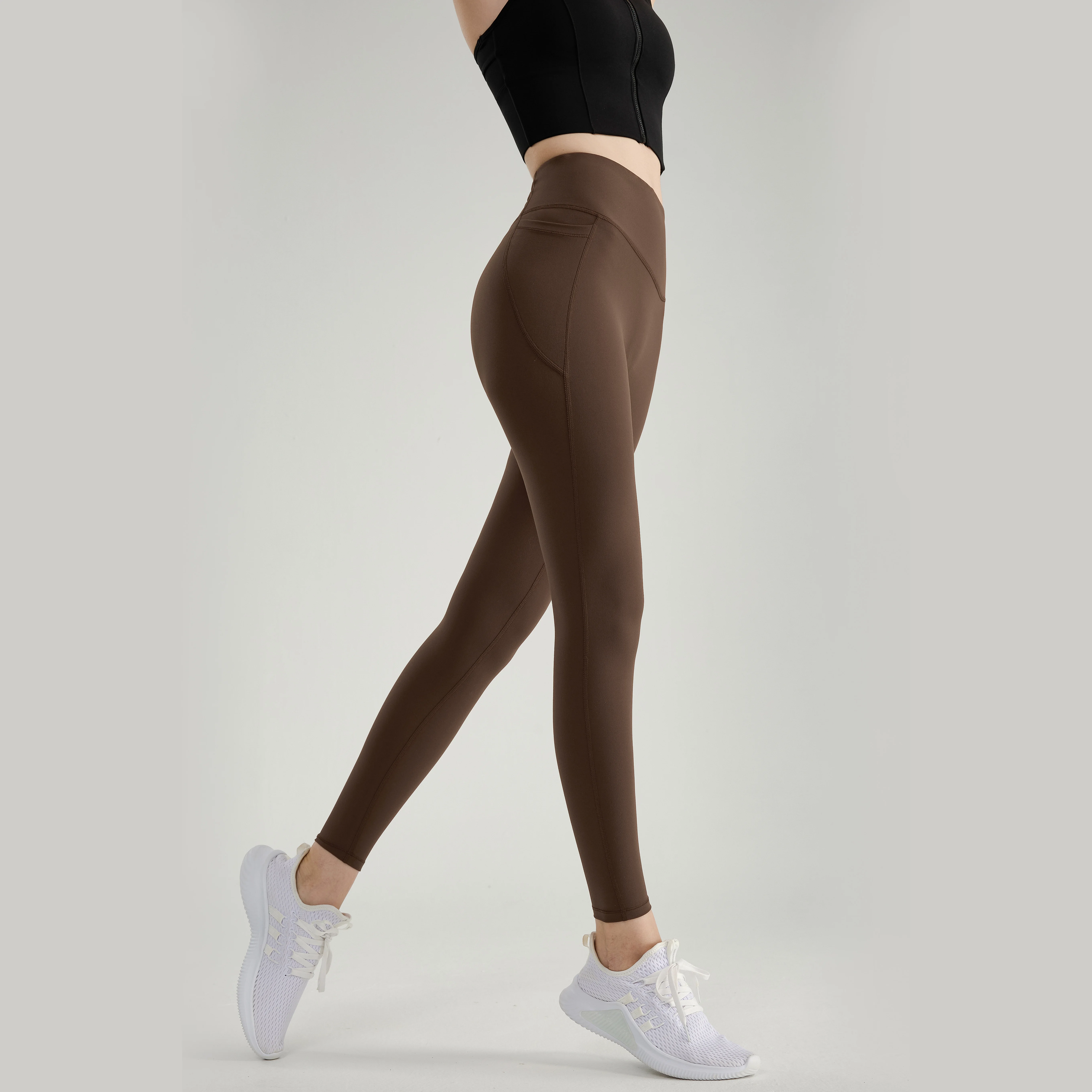 Customized Logo High-Waisted Yoga Pants Sexy and Healthy XL Size Seamless Spandex for Fitness and Sports Women's Yoga Set