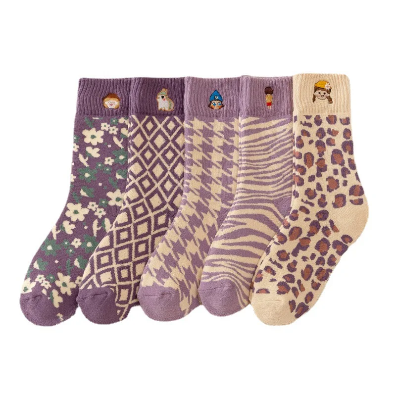 

Cute Cartoon Embroidered 80 Combed Organic Cotton Warm Girls Women Socks for Winter, 5 colors