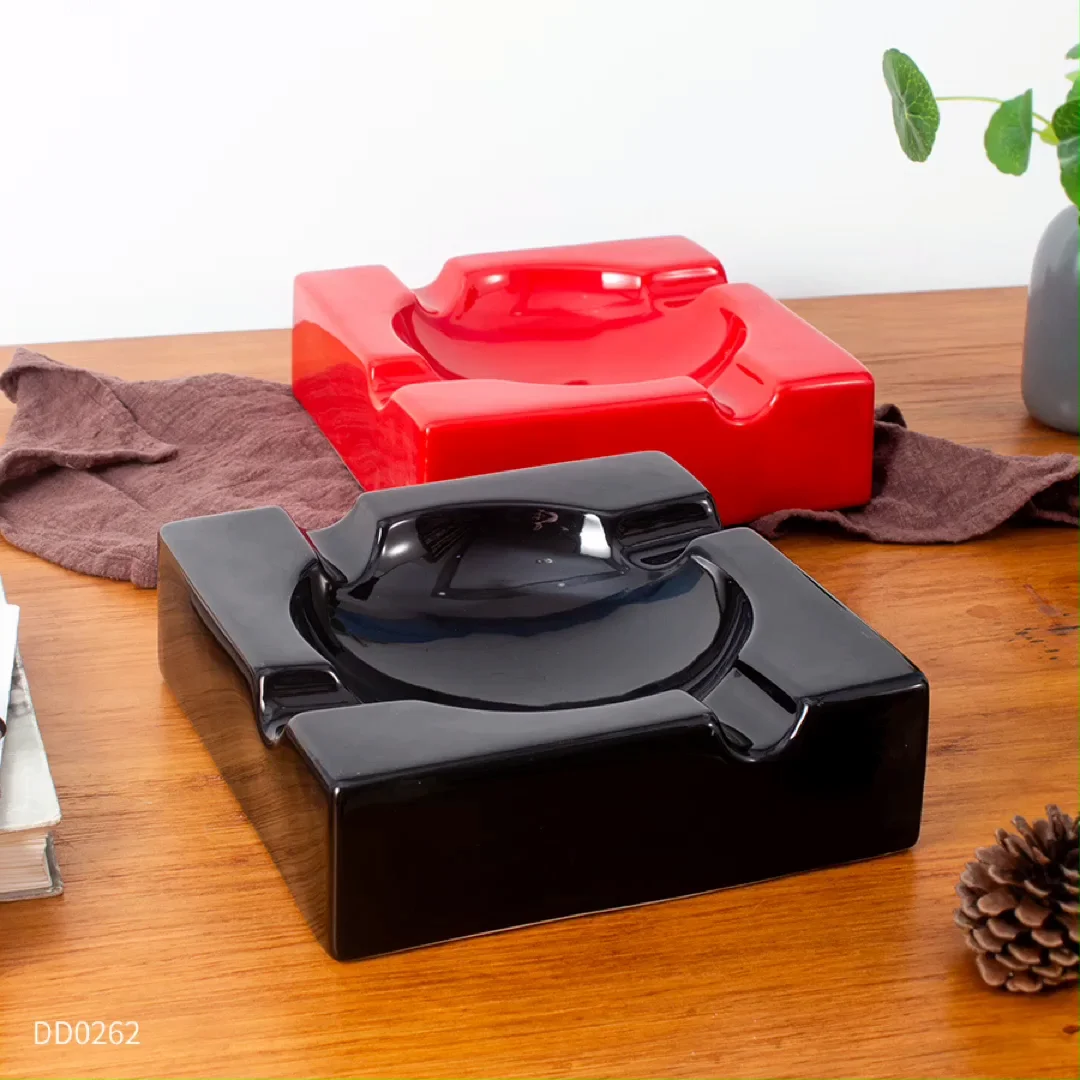 Glossy Black Square Ceramic Ashtray With Custom Logo Patio Design