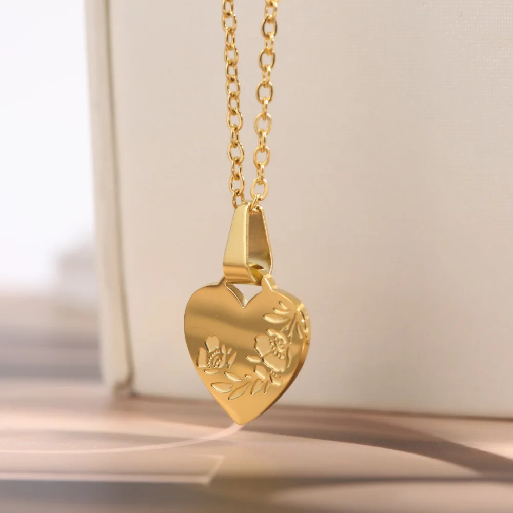 

Hot Sales Minimalist Jewelry Stainless Steel Love Necklace Fashion Heart Rose Pendant Flower Gold Necklace For Women