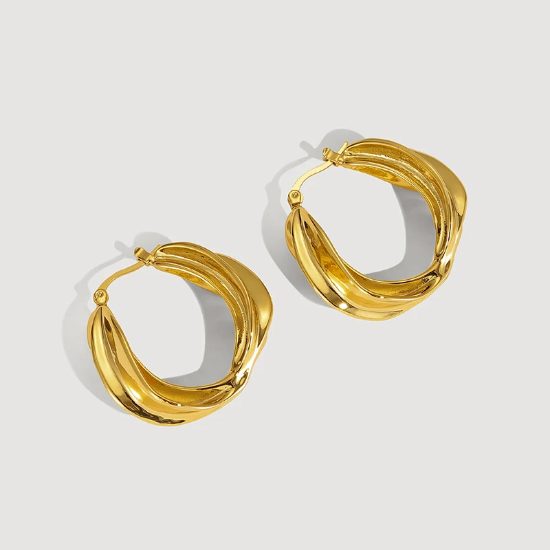 

Ins Retro Minimalist Style 18k Gold Temperament Geometric Twisted Large Hoop Earrings, Picture shows