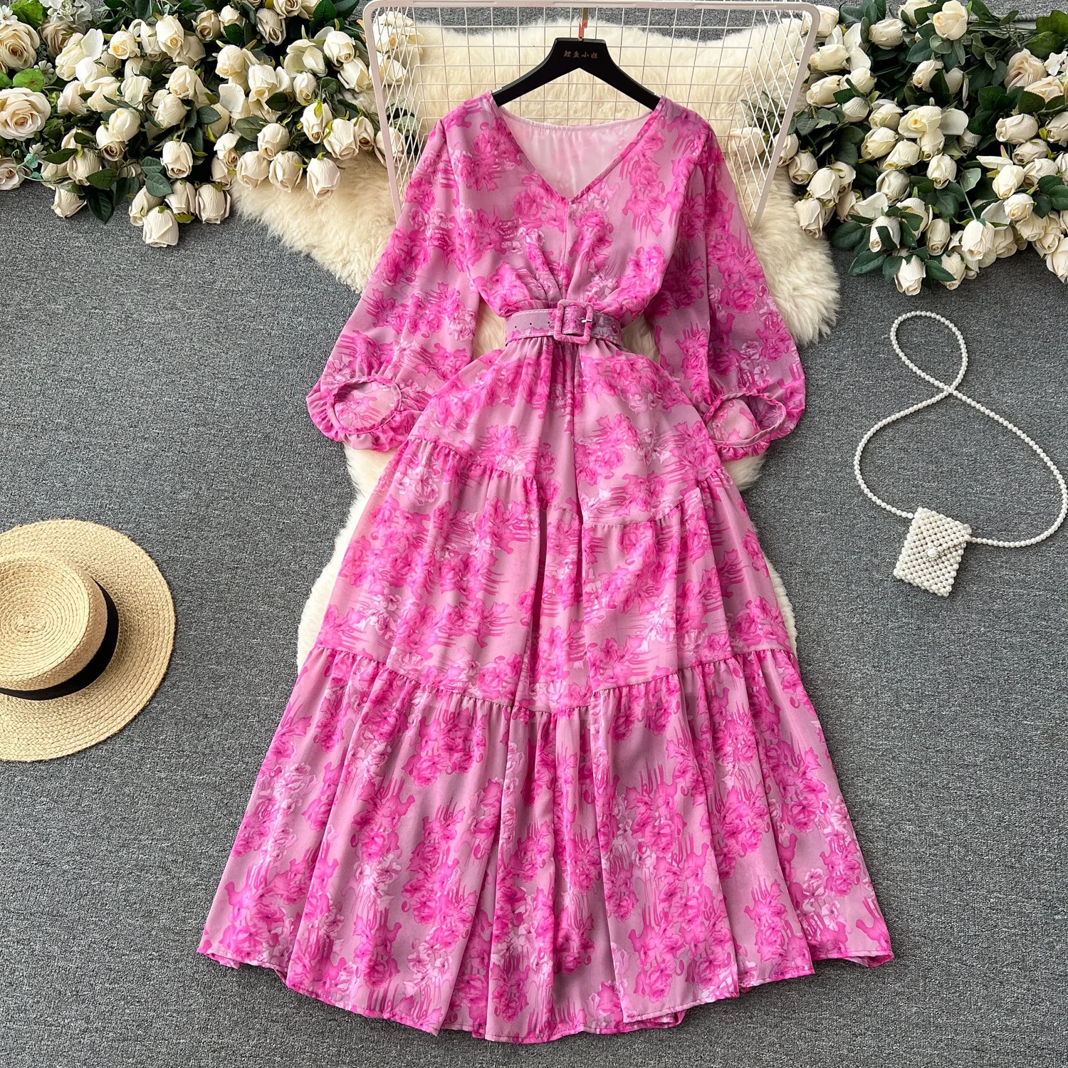 

French retro floral dress for women in spring and summer lantern sleeves princess style large swing skirt