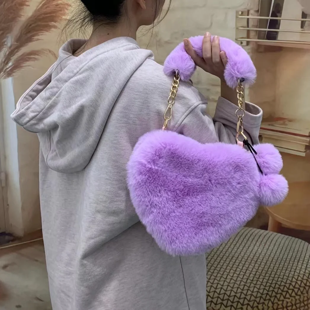 

2021 New Faux Purse Women Fashion Heart Shape Soft Fall Winter Fur Handbag Heart Fur Purse