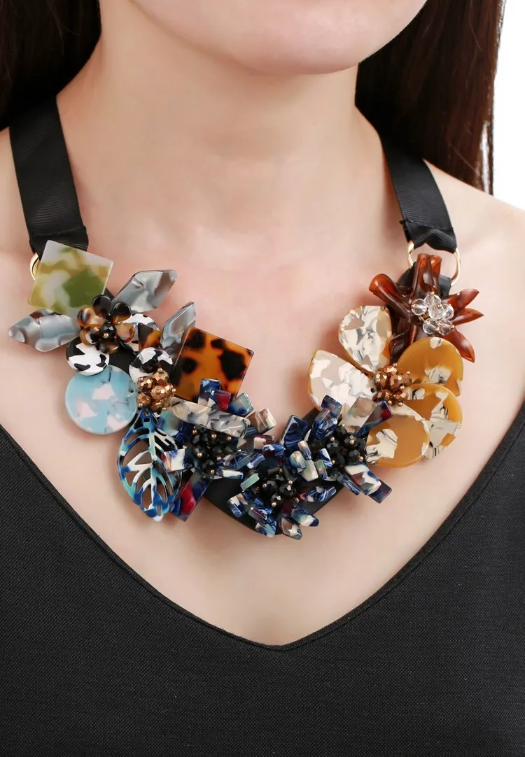 
Top Fashion Blue Resin Flower Necklacewomen Pendant Necklace 