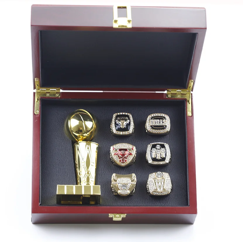 

Bulls 91 92 93 96 97 98 Michael Jordan 6 championship rings with 12cm metal gold trophy into 1 set championship NBArings