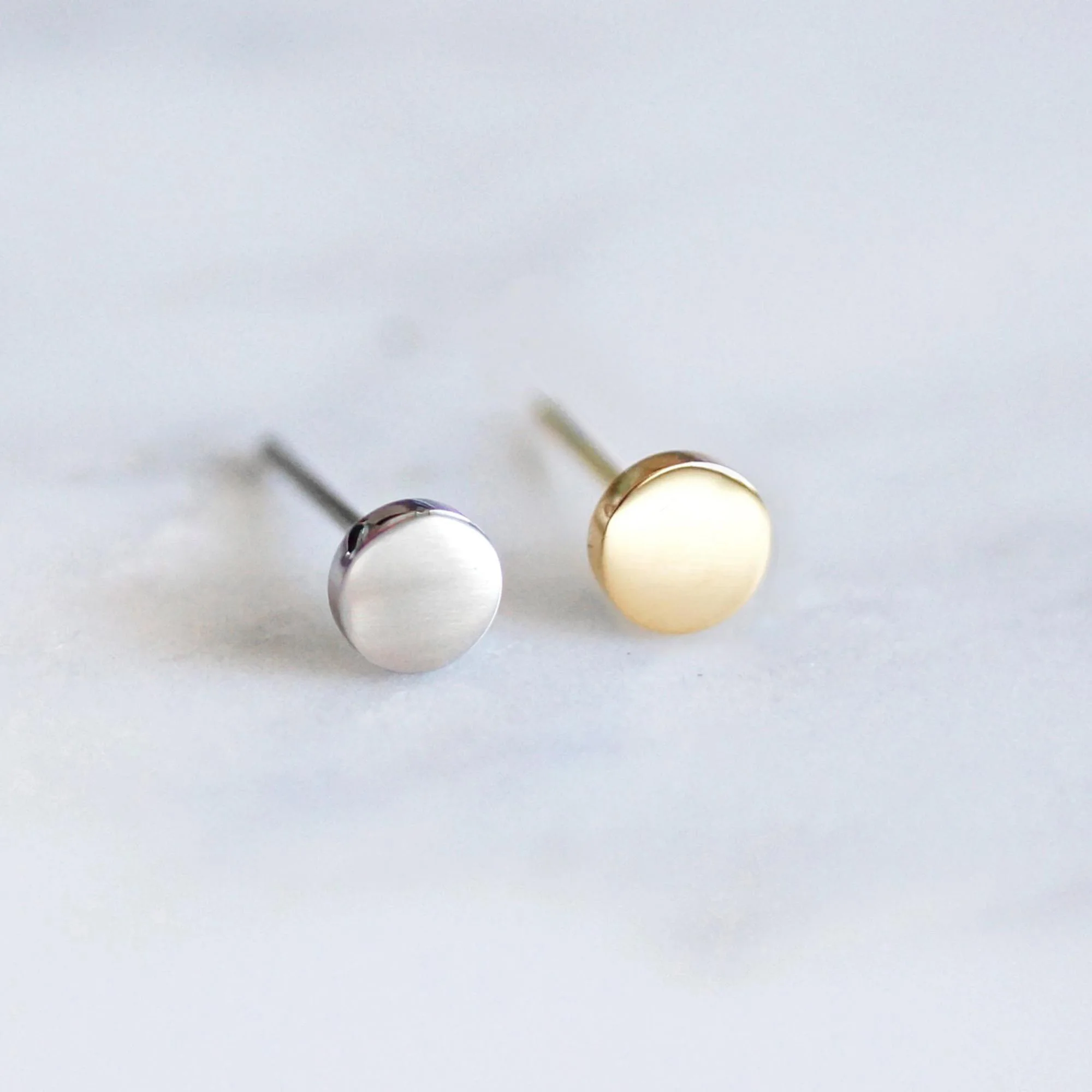 

eManco Stainless steel earnail female Korean edition fashion simple round earrings temperament smooth geometry earrings