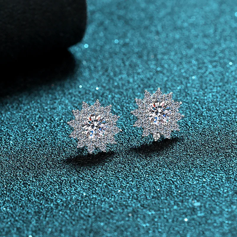 

Silver 925 Original Total 1 Carat Diamond Test Past Moissanite Snowflake Earrings Brilliant Cut Gemstone Stud Earrings Women