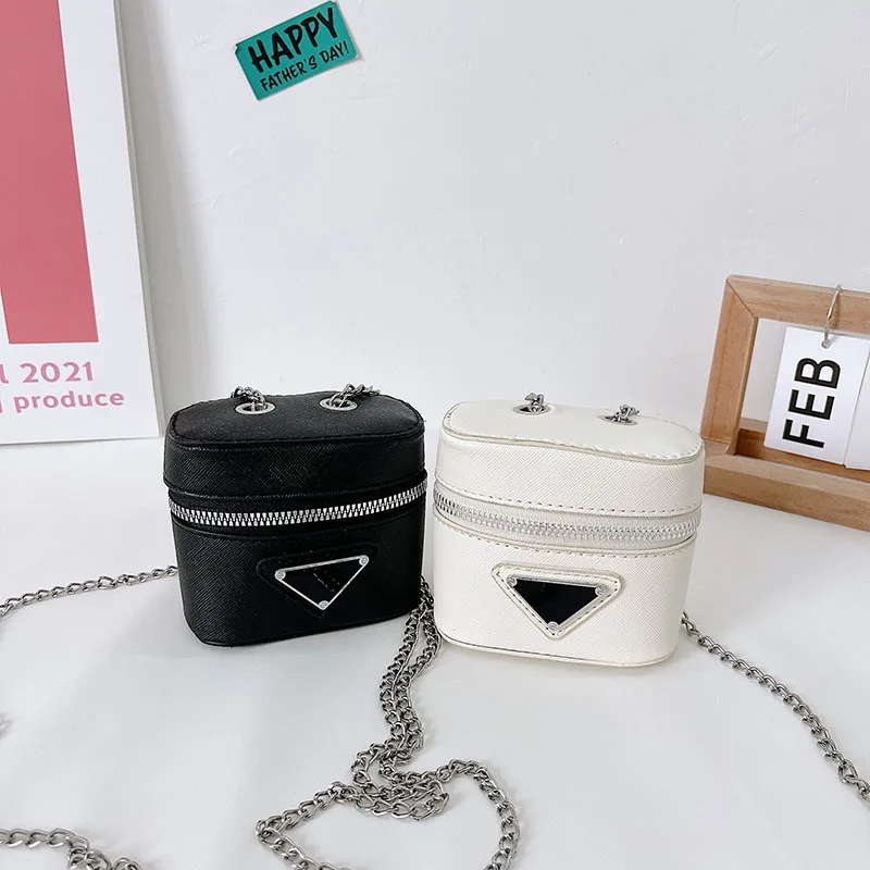 

Children's bag 2021 Autumn New Western style little girl chain messenger bag retro girls' accessories coin purse wholesale