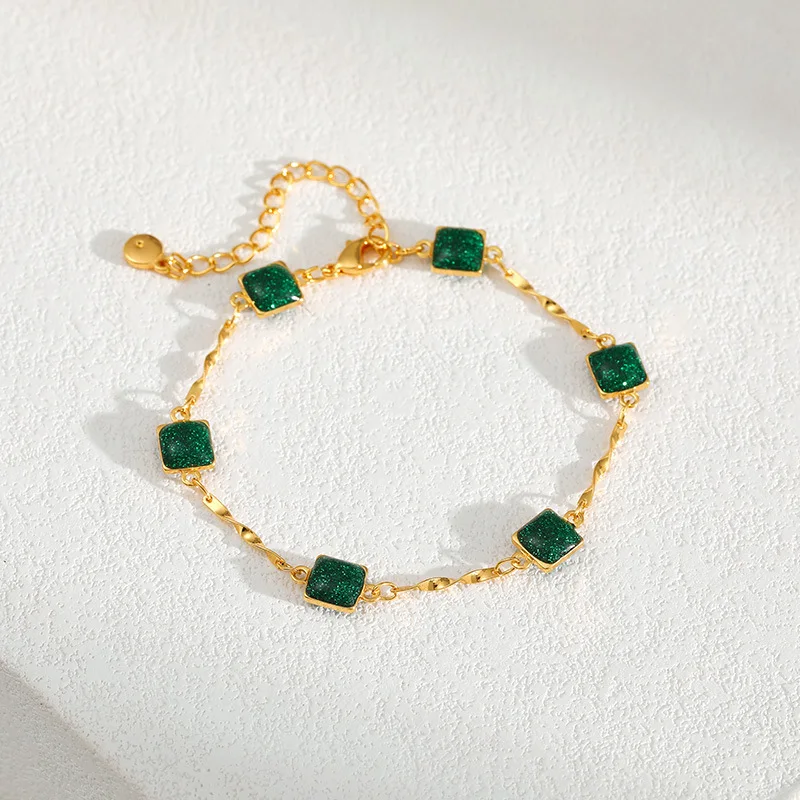 

2023 New Emerald Oil Dropping Square Bracelet Ethnic Style 18K Gold Plated Bracelet charms metal bracelet