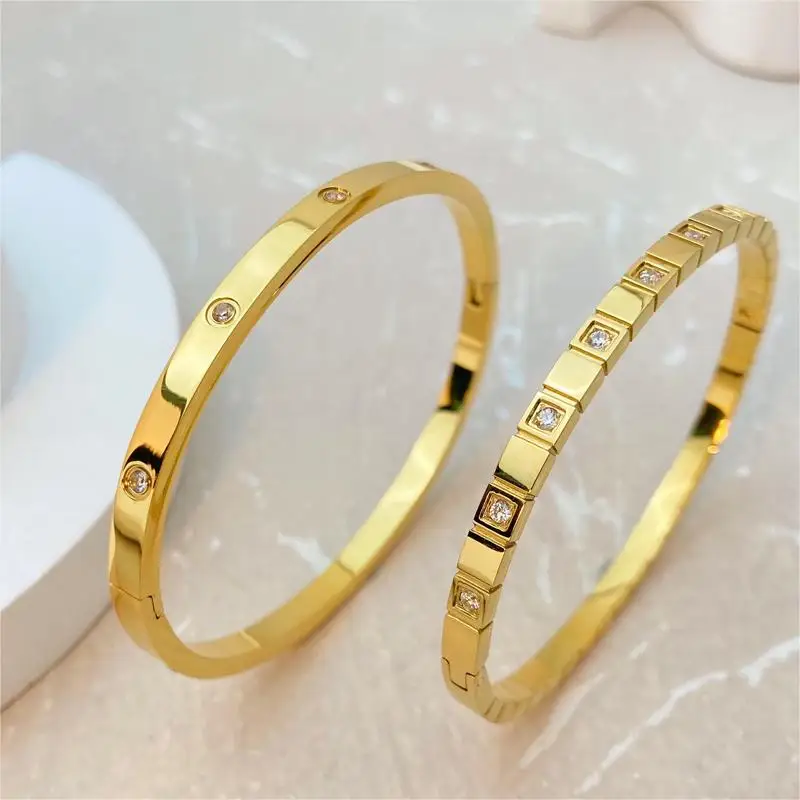 

Exquisite carved micro inlaid zircon bracelet jewelry small square with diamond non fading stainless steel bangle bracelet