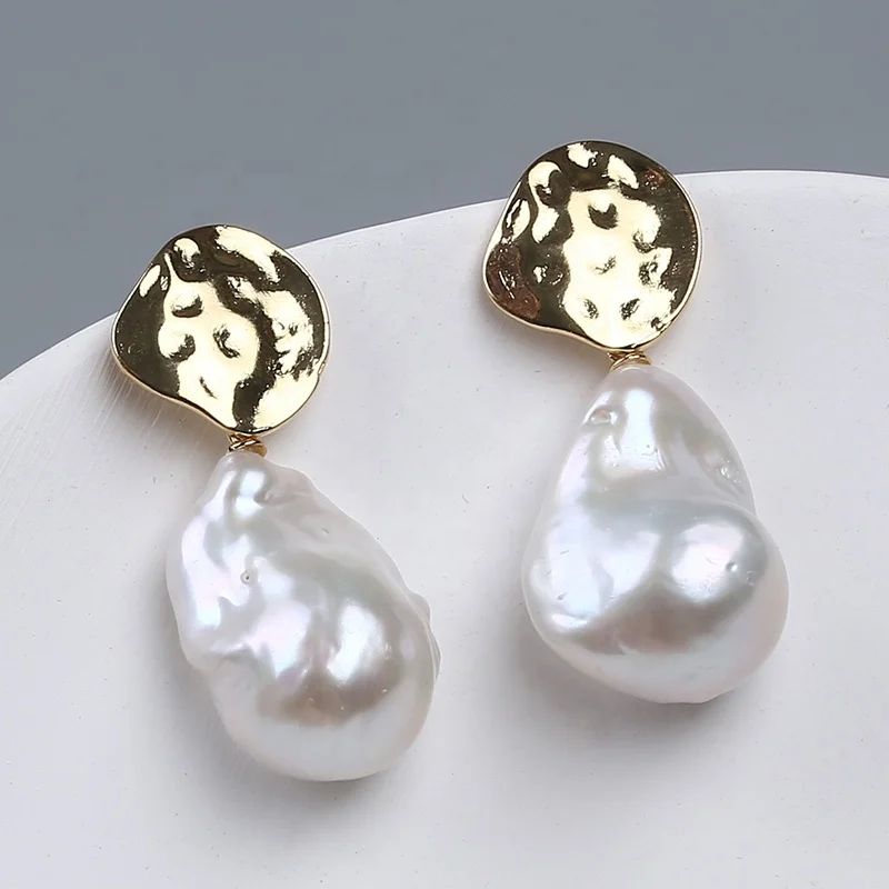 

17-18mm Large Baroque Pearl Alloy Metal Accessory Dangle Earrings Pearl Stud Earrings, White