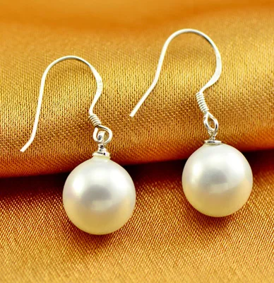 

Silver plated Pearl earrings from South Korea body jewelry