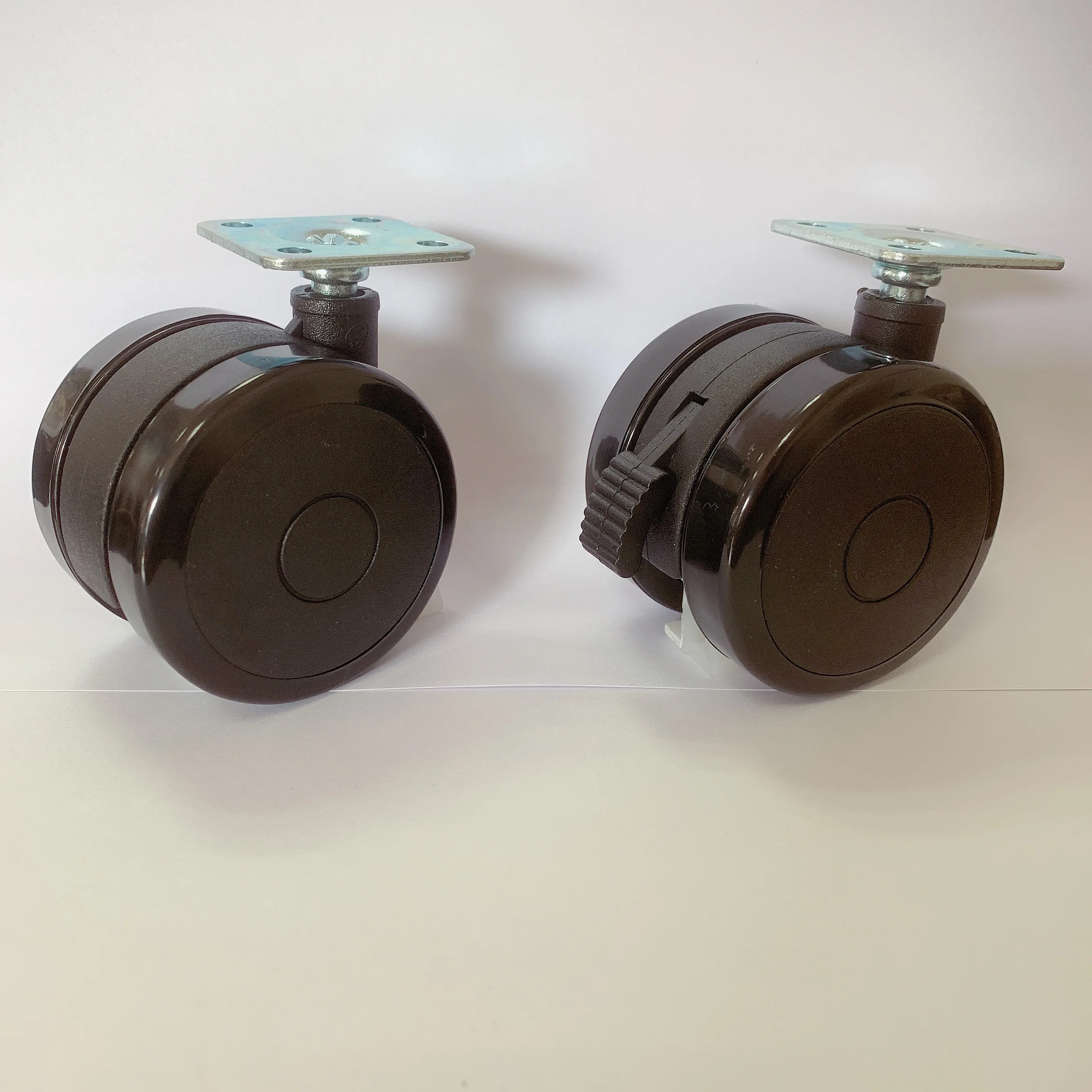 60mm Pu Caster With Lock For Trundle Bed Wheels Plastic Double Wheel 2.