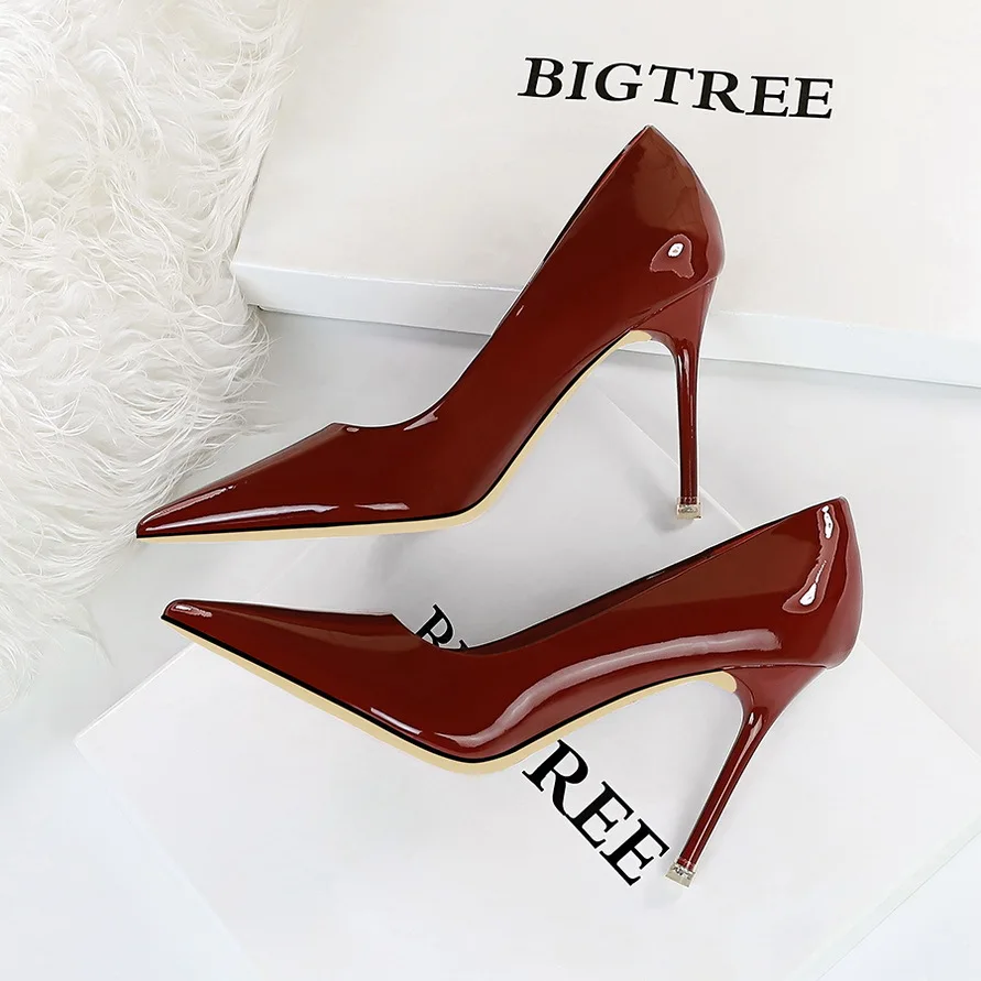 

Plus size Factory wholesale price Patent leather upper 9.5 cm women high heel shoes stilleto heels, Black,wine red,nude,beige