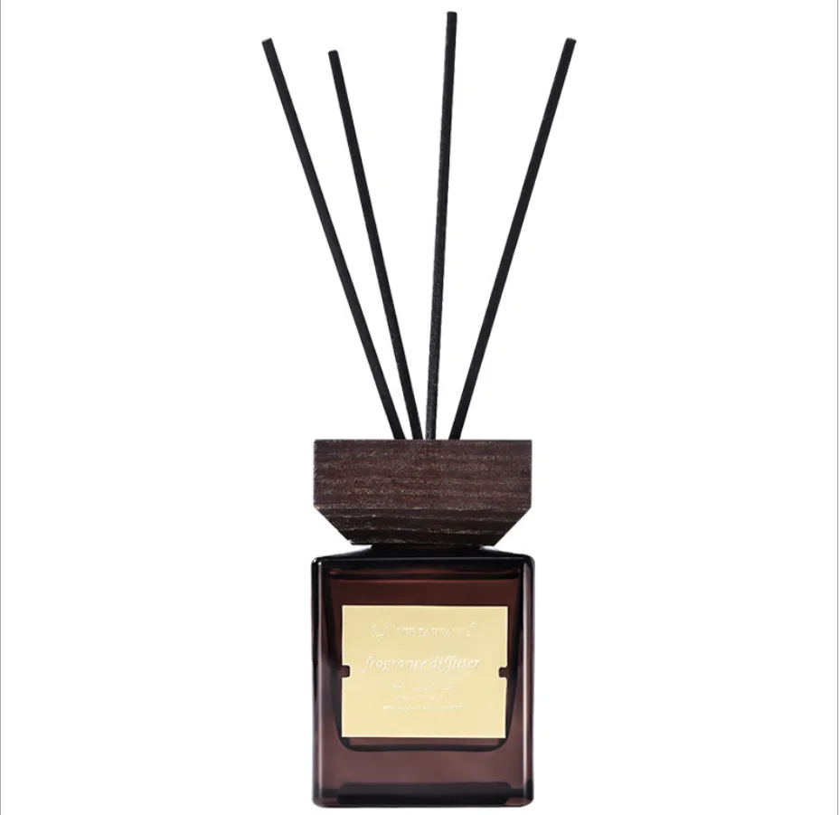 

Aromatherapy Set Souvenir Gifts Hotel Fragrance Wood Cover Rattan Essential Oil Customization Sticks Bottle Reed Diffuser