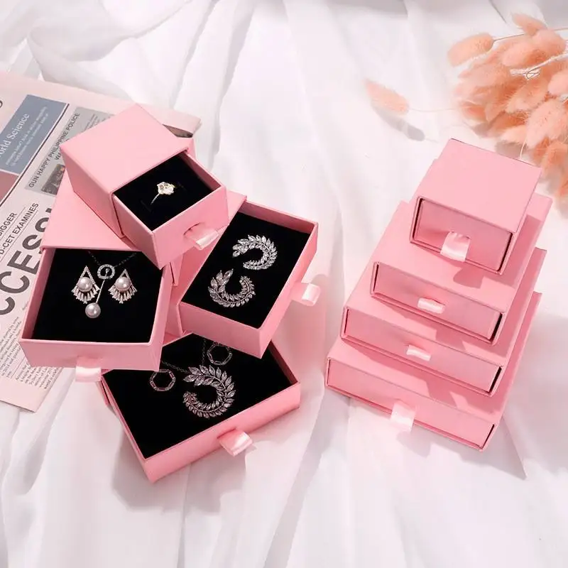 

Printed Black White Pink Cardboard Jewelry Packaging Box Earrings Necklace Bracelet Custom Logo Paper Sliding Jewelry Gift Box