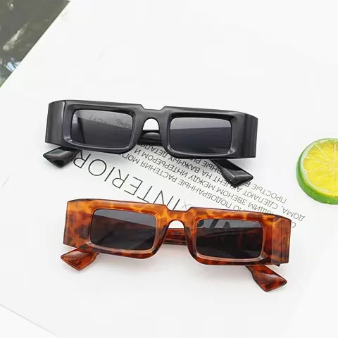 

2021 Cheap wholesale price hight quality black PC frame small retro rectangle sunglasses sun glasses