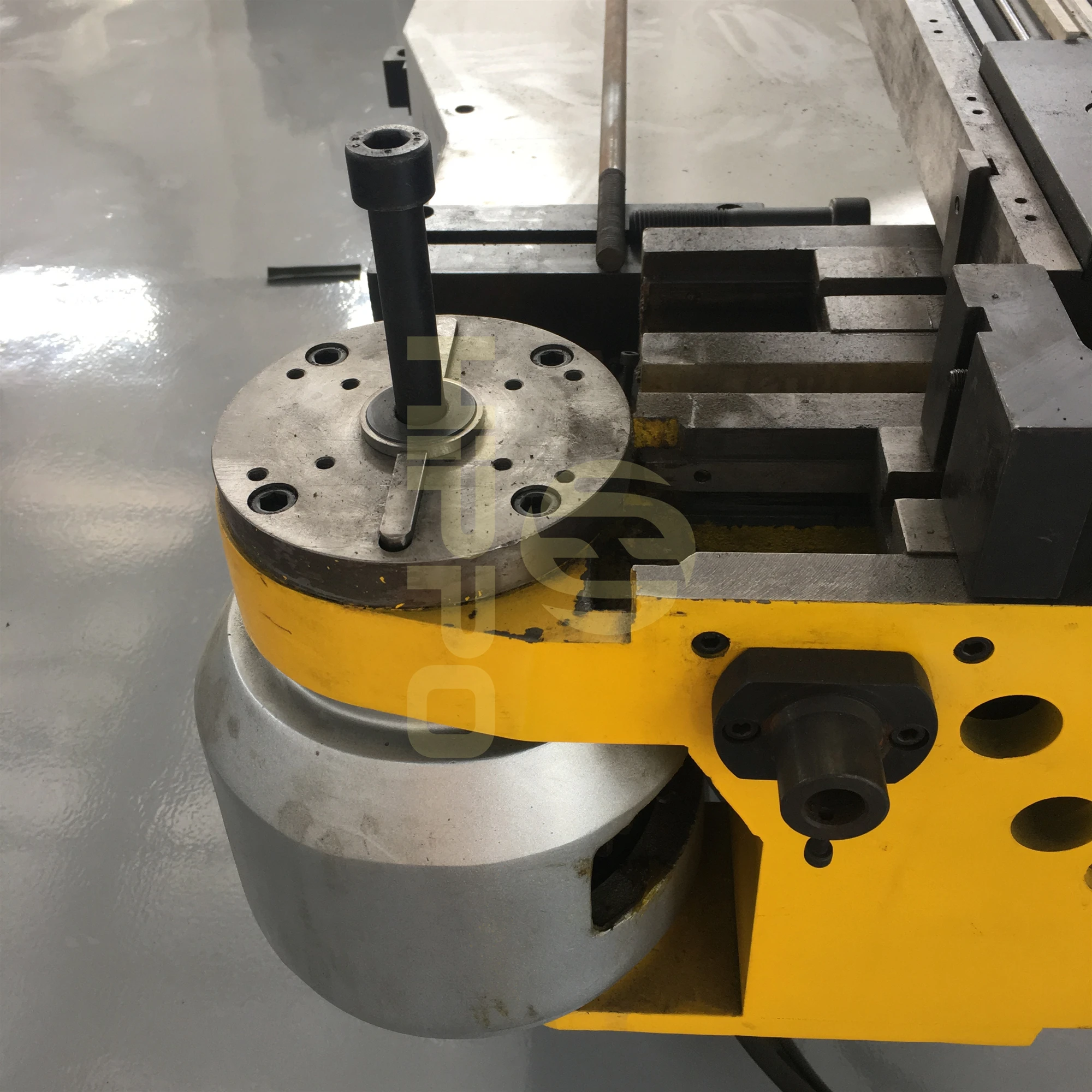 大尺寸排气铜弯管机钢管切割折弯打孔机器价格 - buy 排气弯管机,铜管