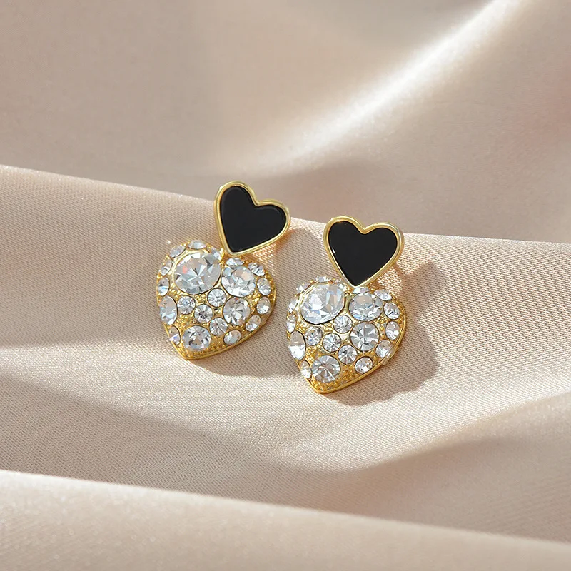 

HongTong Fashion S925 Silver Needle Stud Earrings Female Inlaid Zircon Peach Heart Earrings Copper Jewelry, Picture