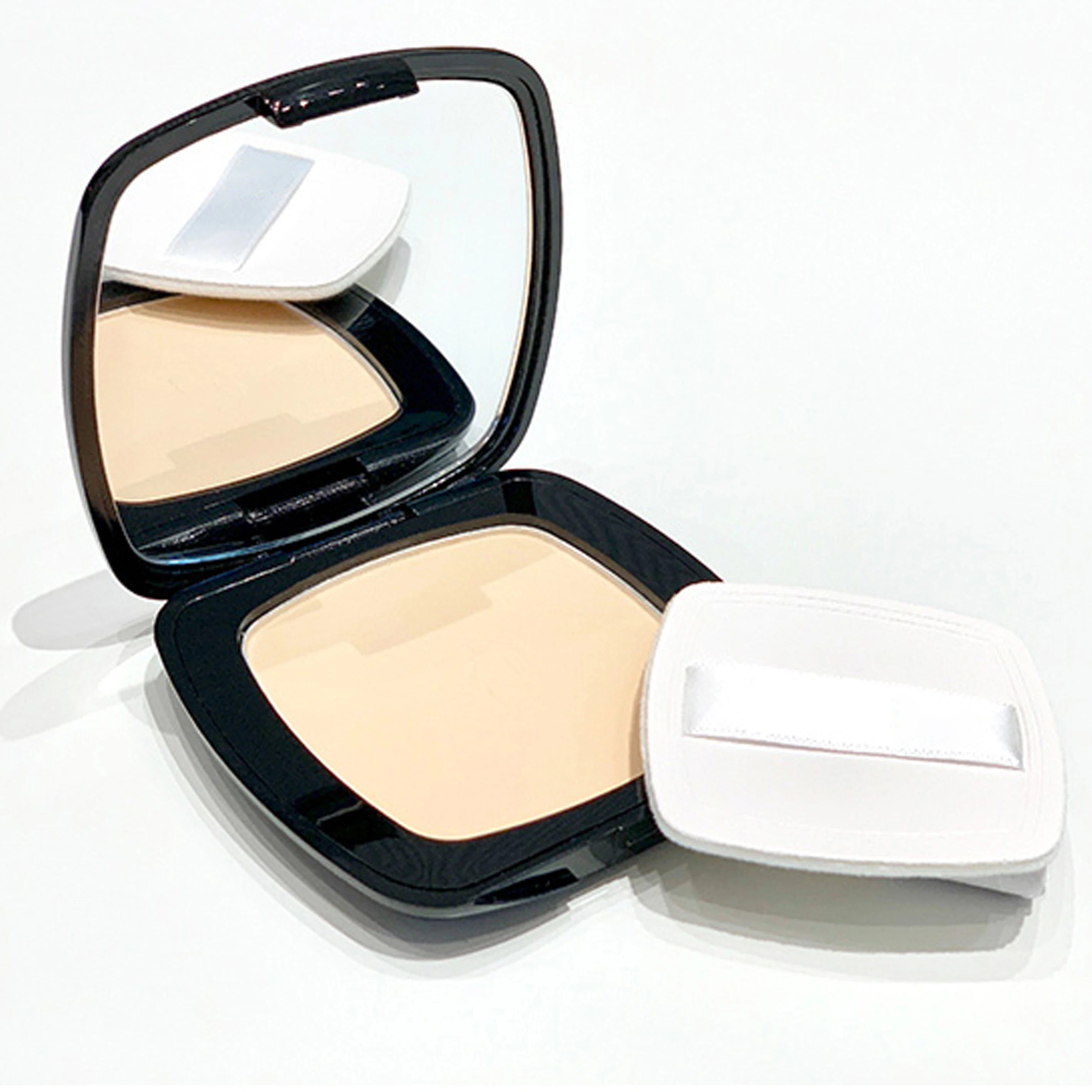 

OEM Pressed Powder Finishing Foundation and Powder for All Skin