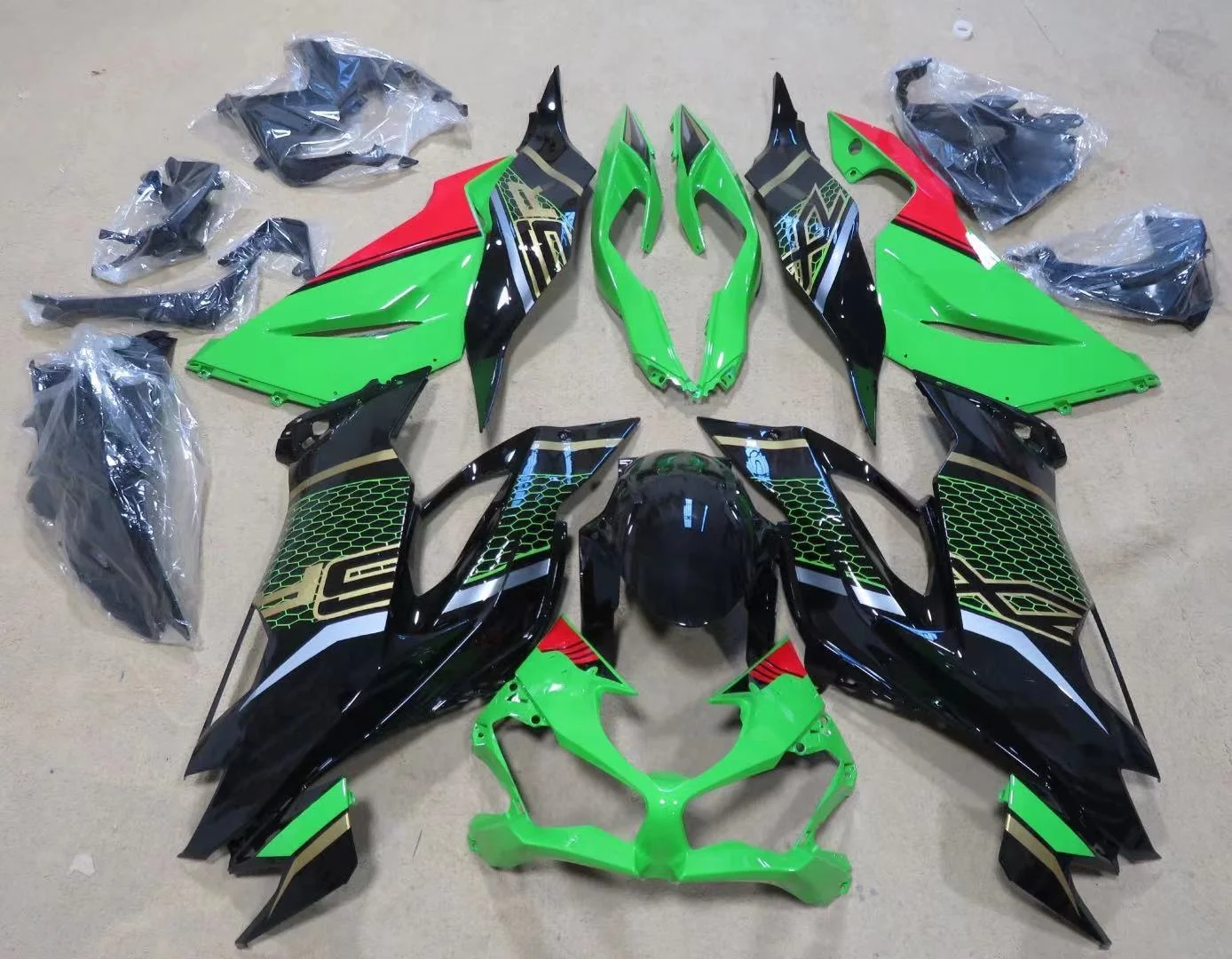 

2021 WHSC Motorcycle Fairing Kit For KAWASAKI ZX-6R 636 2019-2020 green black, Pictures shown