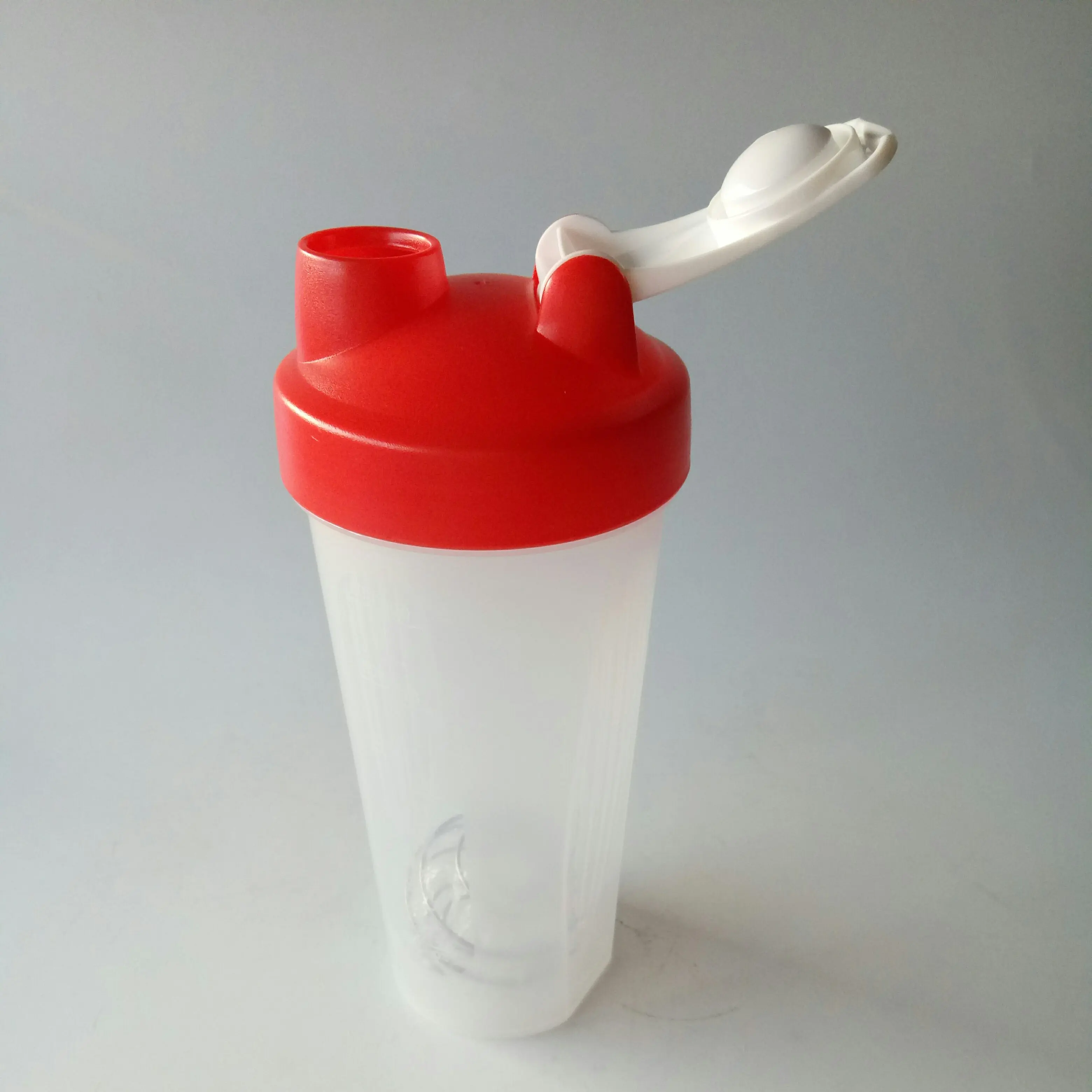 600毫升 bpa 免费五颜六色的健身房运动塑料蛋白质摇瓶与搅拌球