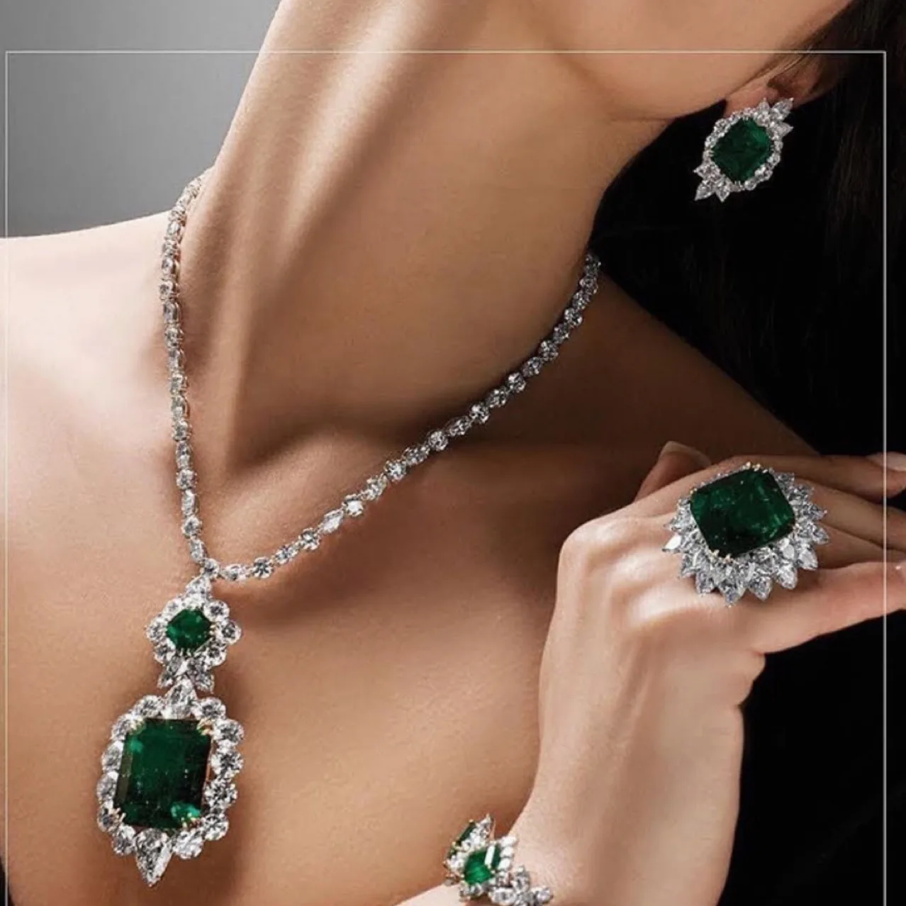 

Luxury Necklace Earring Jewelry Set Collarbone Choker Chain Grandmother Green Micro Insert Zircon Women's Necklace, As pic shown