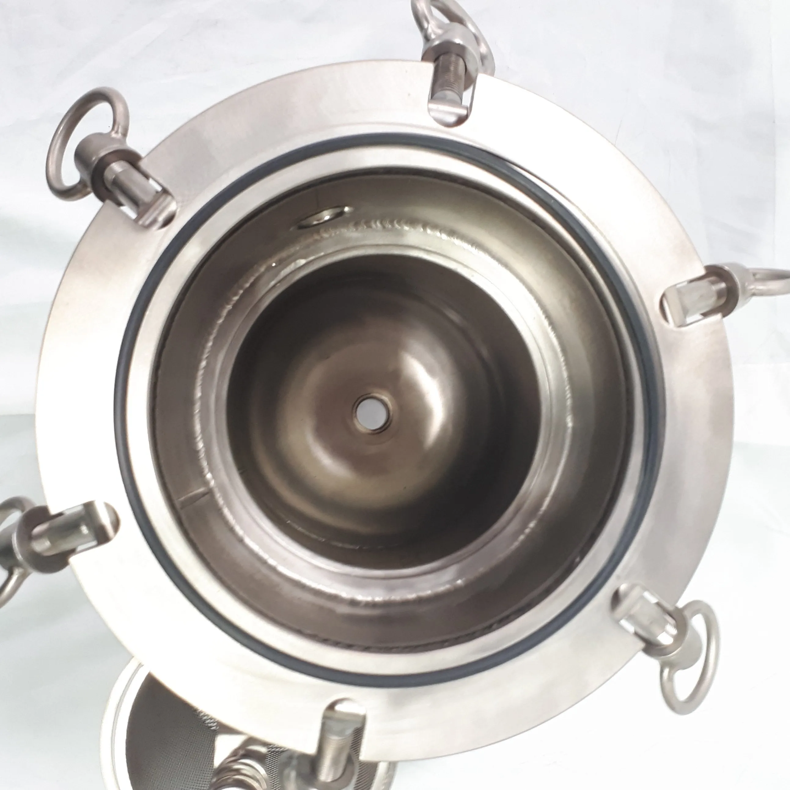 
Chemical Strainer Filter Housing in Titanium 