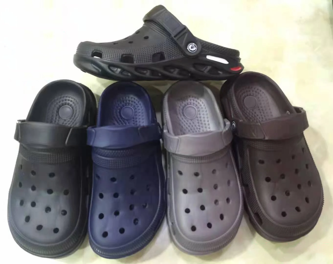 

Clogs summer models hole sandals non-slip shoes factory direct sales, Customized colors