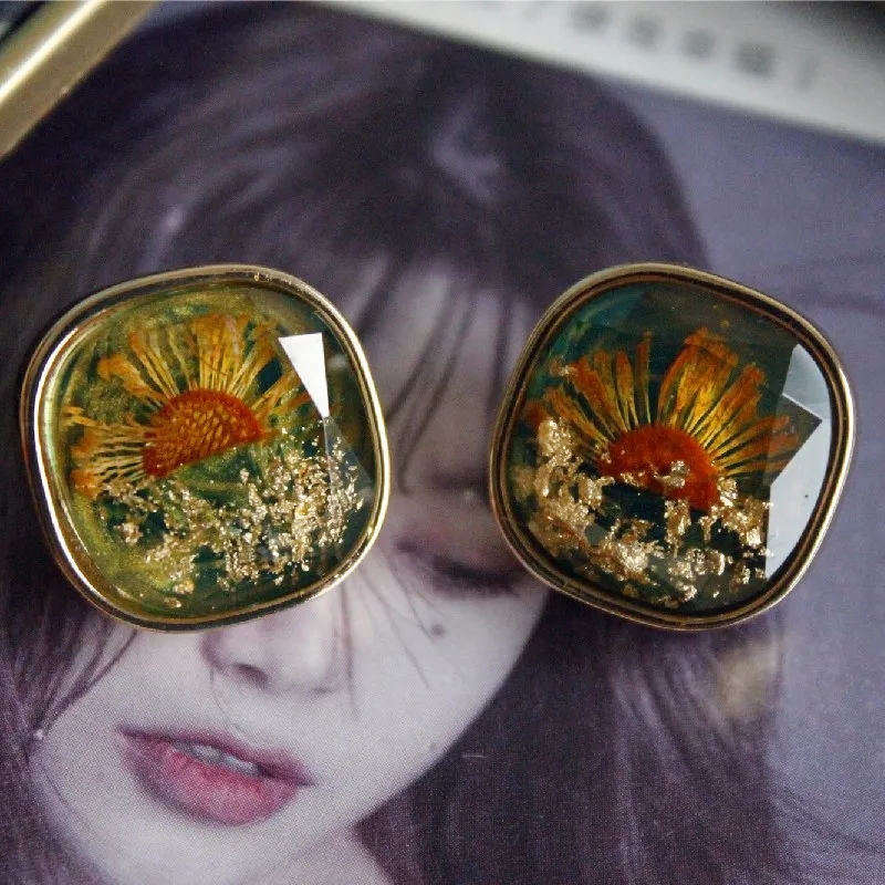 

JUHU New retro geometric square flower resin earrings niche dried flower earrings S925 silver needle jewelry for women, Green