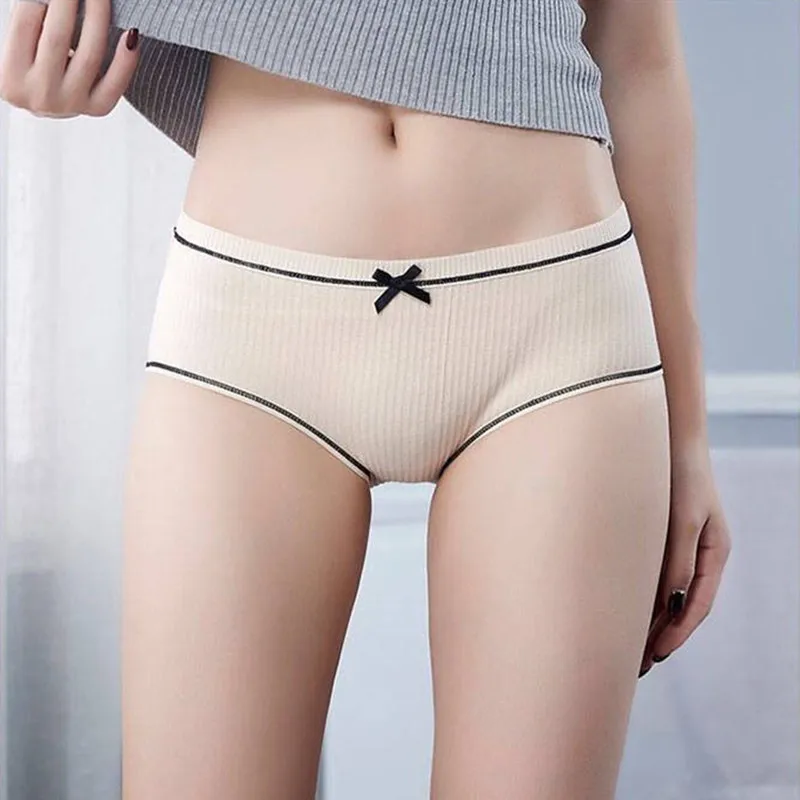 

2021 Latest Design Good Quality Breathable Sweat Absorption Cotton Panties Underwear Undies for Women, Request
